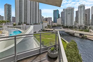 92 SW 3rd St, Miami, FL 33130 - Photo 10