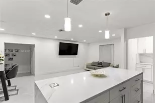 4700 NW 1st Ct, Plantation, FL 33317 - Photo 12