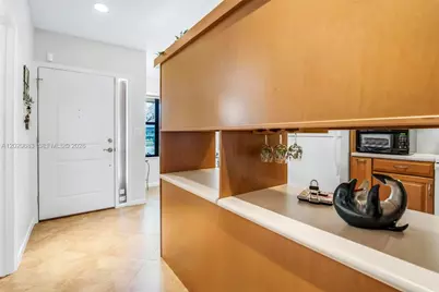 828 NW 79th Ter, Plantation, FL 33324 - Photo 14
