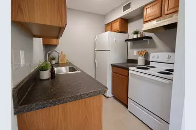 1125 NE 16th Pl #211, Fort Lauderdale, FL 33305 - Photo 8