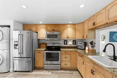 430 Commodore Dr #213, Plantation, FL 33325 - Photo 8