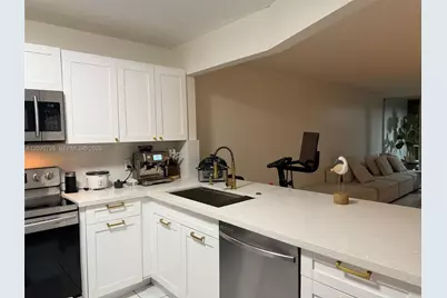 1770 NE 191st St #814-1, Miami, FL 33179 - Photo 2