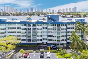 16558 NE 26th Ave, North Miami Beach, FL 33160 - Photo 52