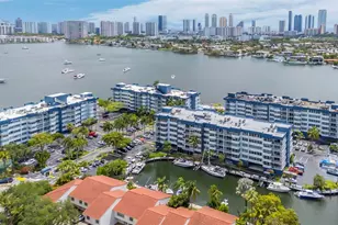 16558 NE 26th Ave, North Miami Beach, FL 33160 - Photo 44