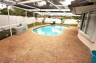 661 SW 67th Ave, Pembroke Pines, FL 33023 - Photo 8