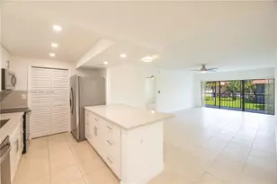 200 Lakeview Dr, Weston, FL 33326 - Photo 2