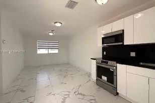 811 E 52nd St, Hialeah, FL 33013 - Photo 30