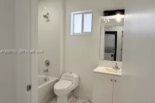 811 E 52nd St, Hialeah, FL 33013 - Photo 8