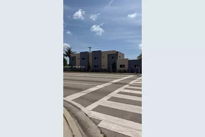 811 E 52nd St #101, Hialeah, FL 33013 - Photo 36