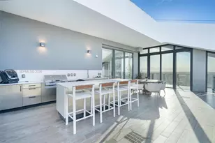 88 SW 7th St, Miami, FL 33130 - Photo 16