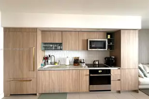 159 NE 6th St, Miami, FL 33132 - Photo 2