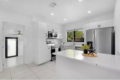 1918 NW 19th Ave, Miami, FL 33125 - Photo 20