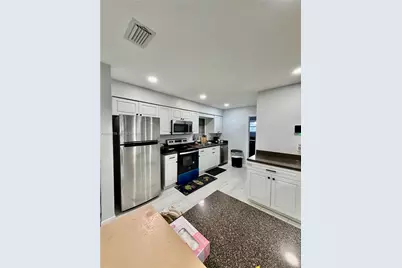 518 NW 47th Ct, Oakland Park, FL 33309 - Photo 4