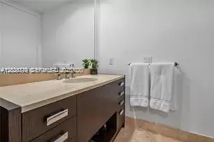 18201 Collins Ave, Sunny Isles Beach, FL 33160 - Photo 10