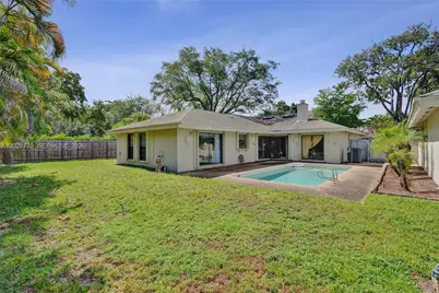 30 Cedar Rd, Hollywood, FL 33021 - Photo 34