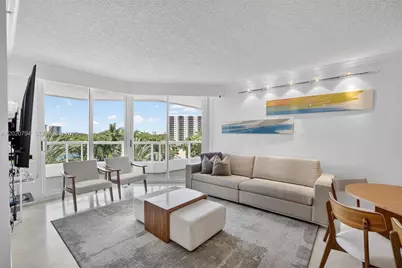 21205 Yacht Club Dr #605, Aventura, FL 33180 - Photo 4