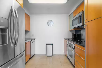 6365 Collins Ave #1909, Miami Beach, FL 33141 - Photo 12