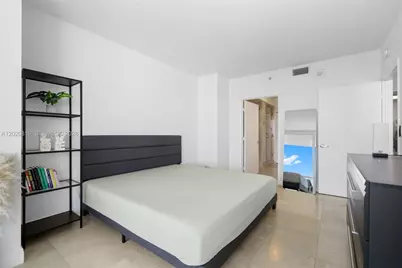 6365 Collins Ave #1909, Miami Beach, FL 33141 - Photo 16