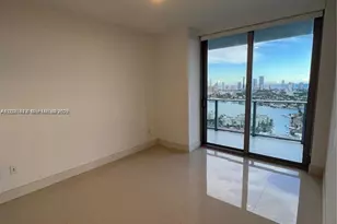 16385 Biscayne Blvd, North Miami Beach, FL 33160 - Photo 14