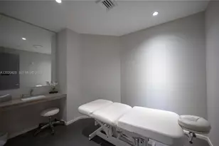 1300 Brickell Bay Dr, Miami, FL 33131 - Photo 34