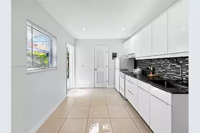 620 86th St #B, Miami Beach, FL 33141 - Photo 4
