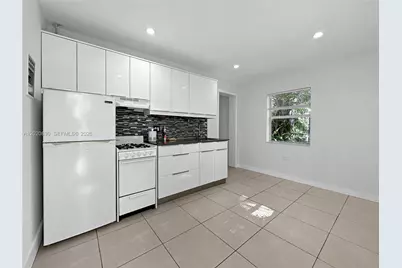 620 86th St #B, Miami Beach, FL 33141 - Photo 2