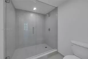 555 NE 34th St, Miami, FL 33137 - Photo 26