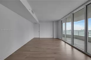 555 NE 34th St, Miami, FL 33137 - Photo 12