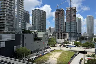 41 SE 5th St, Miami, FL 33131 - Photo 16