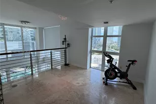 41 SE 5th St, Miami, FL 33131 - Photo 6