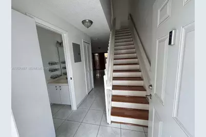 8059 NW 8th St #4, Miami, FL 33126 - Photo 4