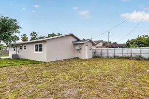 900 Sharazad Blvd, Opa-Locka, FL 33054 - Photo 28