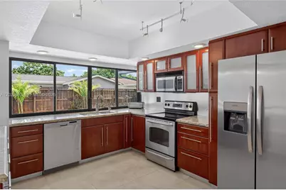 10407 NW 5th St, Plantation, FL 33324 - Photo 16