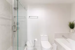 488 NE 18th St, Miami, FL 33132 - Photo 20