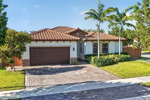 2371 SE 1st Ct, Homestead, FL 33033 - Photo 2
