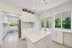 860 NE 127th St, North Miami, FL 33161 - Photo 4