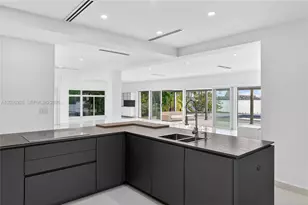 1101 S Shore Dr, Miami Beach, FL 33141 - Photo 30