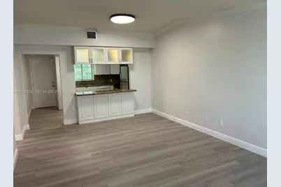1135 92nd St #102, Bay Harbor Islands, FL 33154 - Photo 8