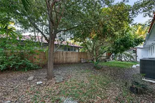 1100 N Shore Dr, Miami Beach, FL 33141 - Photo 22
