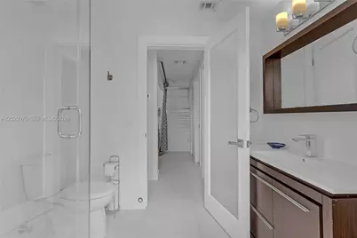95 Shore Dr W, Miami, FL 33133 - Photo 10