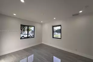 931 NW 1st St, Miami, FL 33128 - Photo 4