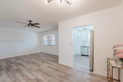 2041 NW 81st Ave #427, Pembroke Pines, FL 33024 - Photo 8
