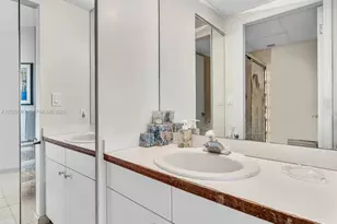 10101 Collins Ave, Bal Harbour, FL 33154 - Photo 52