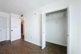7133 Bay Dr, Miami Beach, FL 33141 - Photo 10