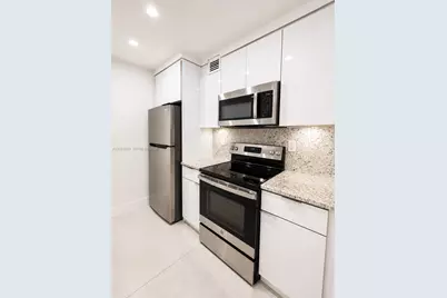 7160 Fairway Dr #J16, Miami Lakes, FL 33014 - Photo 6