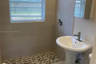 2325 N 25th Ave, Hollywood, FL 33020 - Photo 12