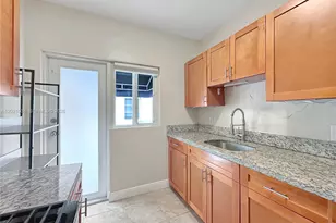 965 Bay Dr, Miami Beach, FL 33141 - Photo 10