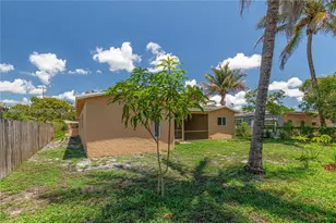 4981 SW 7th St, Margate, FL 33068 - Photo 36