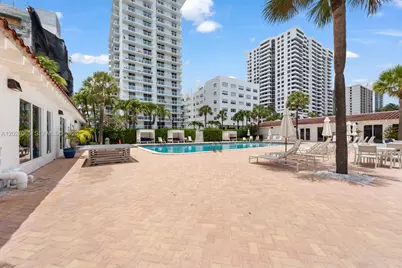 2457 Collins Ave #1703, Miami Beach, FL 33140 - Photo 28