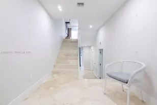 19 Portside Dr, Fort Lauderdale, FL 33316 - Photo 10
